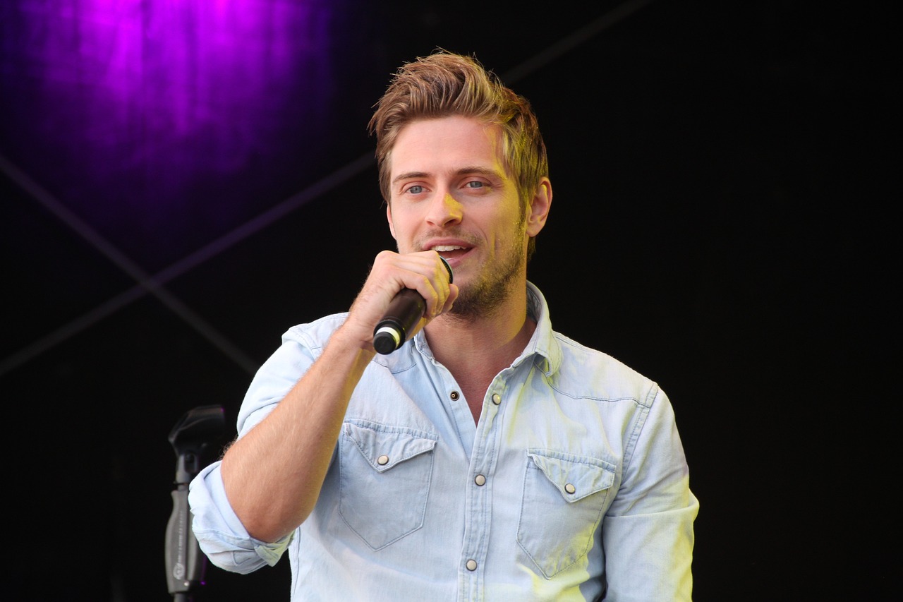 jörn schlönvogt, actor, singer-1202320.jpg